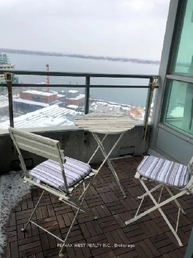 ONE BEDM 1 BATH(YONGE/UNION)SUBWAY LAKEVIEW AUG 15 INC UTILITIES Image# 4