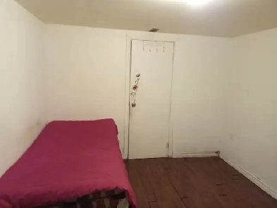 Room for rent Image# 6