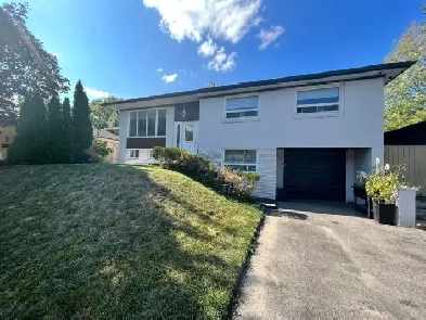 Mississauga Applewood - Upper level detached house Bloor Tomken Image# 11