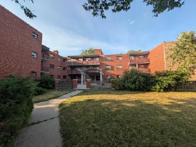 Renovated 1 Bedroom Apt at 2685 King St E. Hamilton! Image# 1