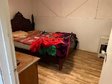 Private room fully furnished (BASEMENT GIRLS ONLY) Maltonshare Image# 10
