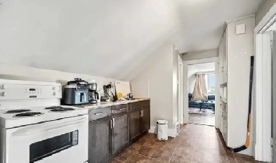 Avail Sept. 1 - 1 Bedroom in EK Image# 2