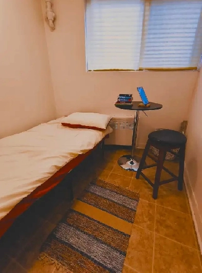 Small room available IMMED. WIFI avail. Metro Near. Image# 1