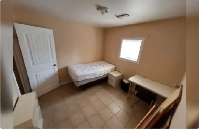 Room Available (Two Options) near Uof Calgary, Near Station Image# 3