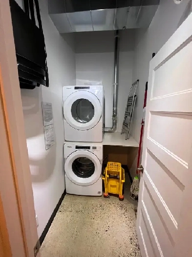 Local commercial à louer Idéal pour barbier,coiffure et plus! Image# 1