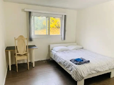 upper level room in kitchener Image# 1