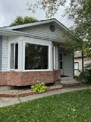 4 Bedroom house with fenced yard Image# 17