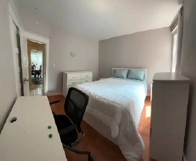 Sep1s,PRIVATE Furnished Room,in Big 3 bedroom house apt,HighPark Image# 1