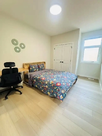 Private Bathroom Rooms close distance to UA Image# 1