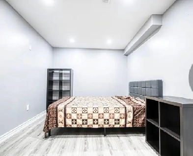 Bedroom Basement with Living Area – Fletcher’s Meadows Brampton Image# 1