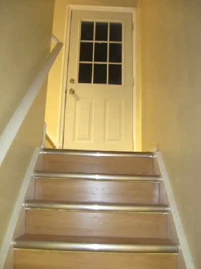 Spacious room for rent near Elmvale Acres Image# 1