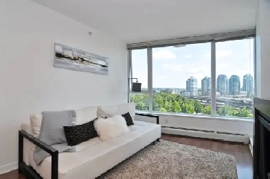 Budget-Savvy Private Room in Downtown Vancouver Image# 2