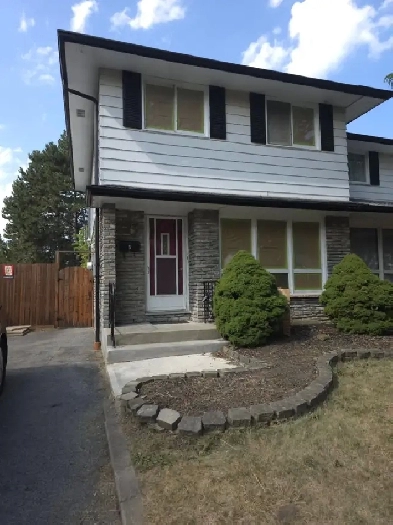 Entire St Catherines Townhouse for Rent Image# 1