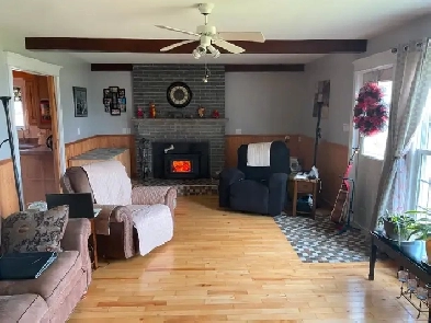 Charming ocean-view property offers a peaceful retreat Image# 8