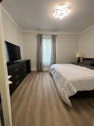 4-Bedroom All-Inclusive Triplex – Steps from Metro Vendôme Image# 1