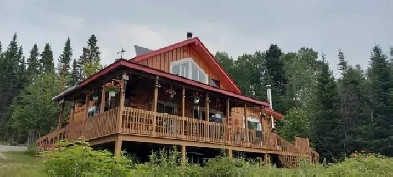 Magnifique Chalet familial 24'x40', équipé, décor paradisiaque Image# 8
