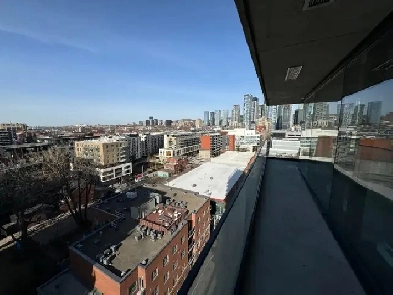 Luxury 2-Bedroom Apartments in Griffintown – Stunning City Views Image# 1