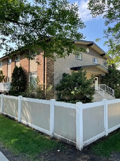 University 3 Bedroom 4Plex Image# 1