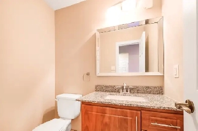 3 beds, 2 baths spacious apartment across from mall! kq46033 Image# 1