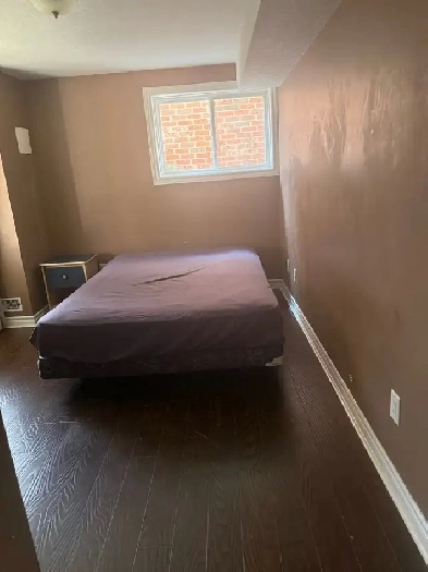 Spacious Walkout Basement Room for Rent - Available October 1st Image# 1