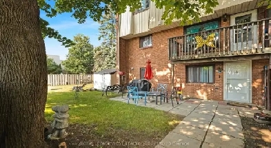 Oshawa Condo Townhome with 3 1 Bedrooms, Fenced Yard! Image# 1