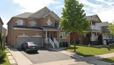 Brampton UNFURNISHED room - PARKING Available Image# 2
