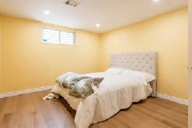 Bungalow Unit#2 for Rent in High Demand Bendale Neighbourhood Image# 8