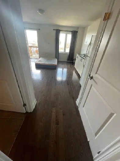 Immediately,Eglinton/Keele,1st Fl Studio,.Parking,Young Professi Image# 1