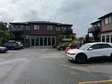 Magnifique condo 41/2 moderne aux bord de l'eau prêt de la 30 Image# 10