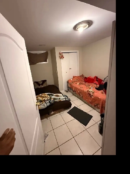 Private Room in a basement Image# 1