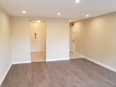 3 bed room apartment for rent in Toronto (Leslieville) Image# 2
