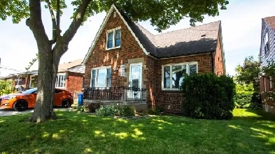 South Walkerville - Main Floor Unit for Rent (Prime Location)! Image# 2