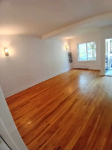 Côte-des-Neiges/Notre-Dame-de-Grâce, beau 4 1/2  RÉNOVÉ COURS Image# 1