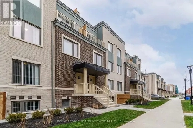 2 BEDROOM 2.5 WASHROOM TOWNHOME FOR RENT IN ETOBICOKE  FOR 2675 Image# 1