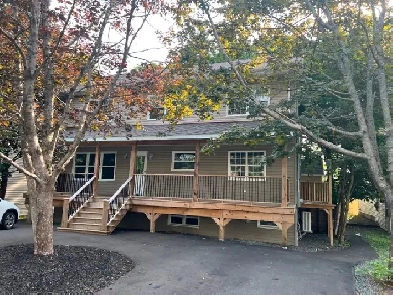 5 bedroom, 2 level upper unit home for rent Image# 6