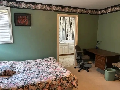 One Bedroom with Ensuite, LaSalle Image# 1