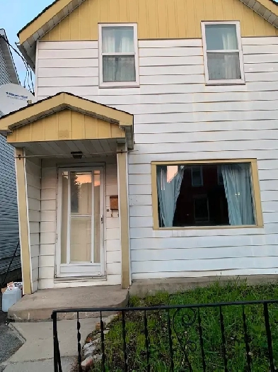 Newly renovated large rental home in trendy mechanicsville area Image# 1