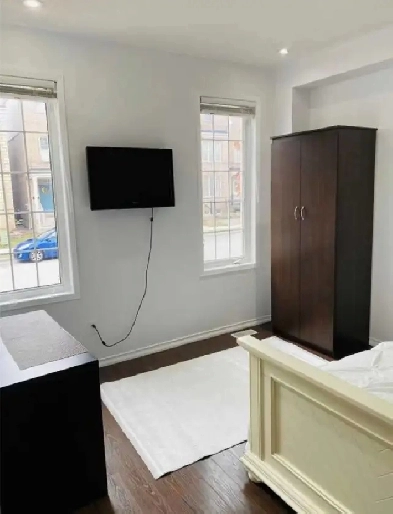 private room for rent york village Image# 2