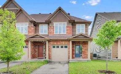 Beautiful End-Unit Townhome for 6-Month Short-Term Lease – Avail Image# 27