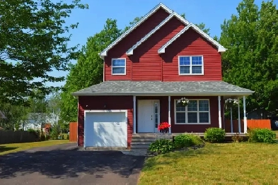Dieppe New Listing!  287 Manon St - With POOL -A MUST SEE ! Image# 3