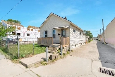Welcome to 769 Brant in a revitalizing area of Windsor Image# 5