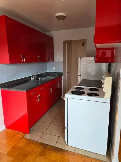 Two Bedroom on Kennedy Road Scarborough Image# 2