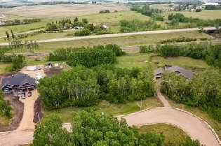 Fully serviced lot 8 in Alix – Ready for your dream home! Image# 1