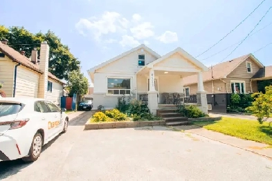 ALL INCLUSIVE  2 BEDROOM MAIN UNIT IN NIAGARA FALLS! Image# 3
