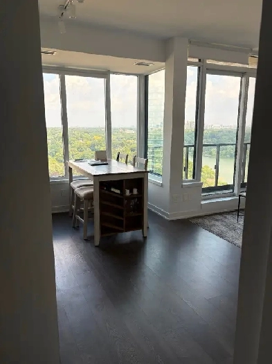 CORNER UNIT CONDO FOR RENT IN LAKEFRONT BUILDING Image# 8