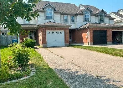 FULL Family Home in Grange Hill East Image# 1