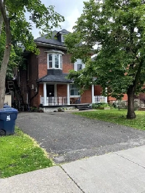 Bloor/Indian Rd, High Park, New 3bdr office Apt, $2695/m Sept 1 Image# 8