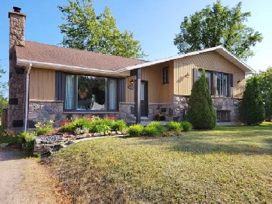 Maison a vendre du propriétaire - Les Bergeronnes - 4 Chambres Image# 11