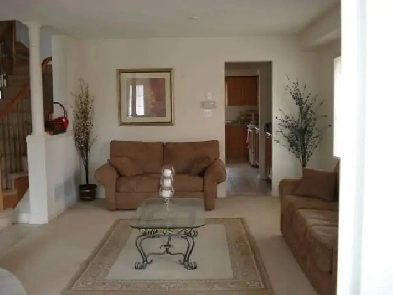Brampton UNFURNISHED room - PARKING Available Image# 4