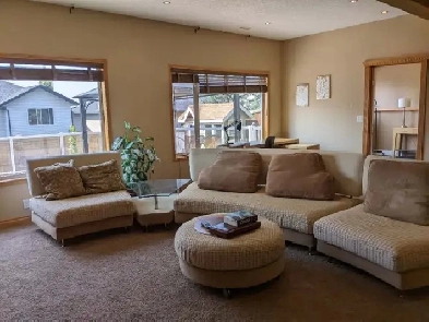 Furnished one bedroom unit pet friendly short or long term Image# 4